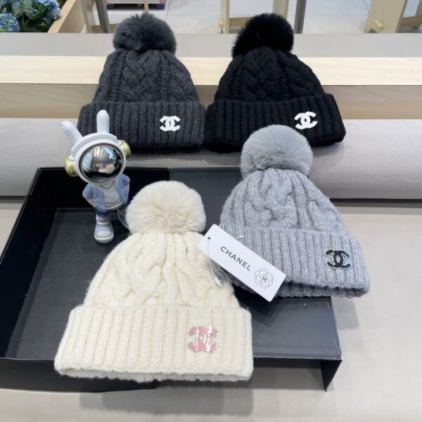CHANEL knitted versatile woolen hat - Image 8