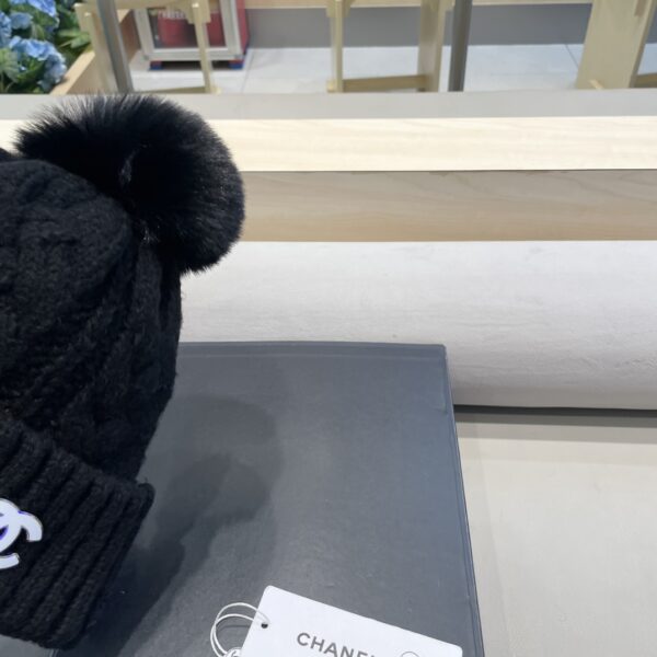 CHANEL knitted versatile woolen hat - Image 4