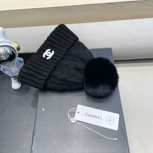 CHANEL knitted versatile woolen hat - Image 6