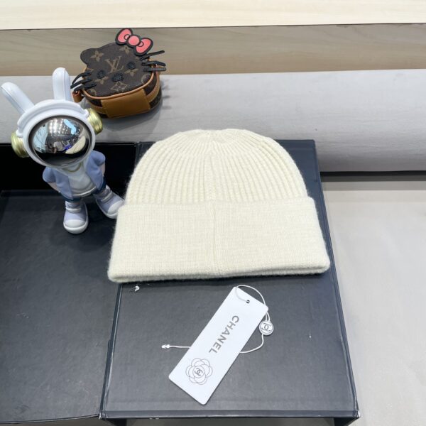 CHANEL double C letter woolen hat - Image 5