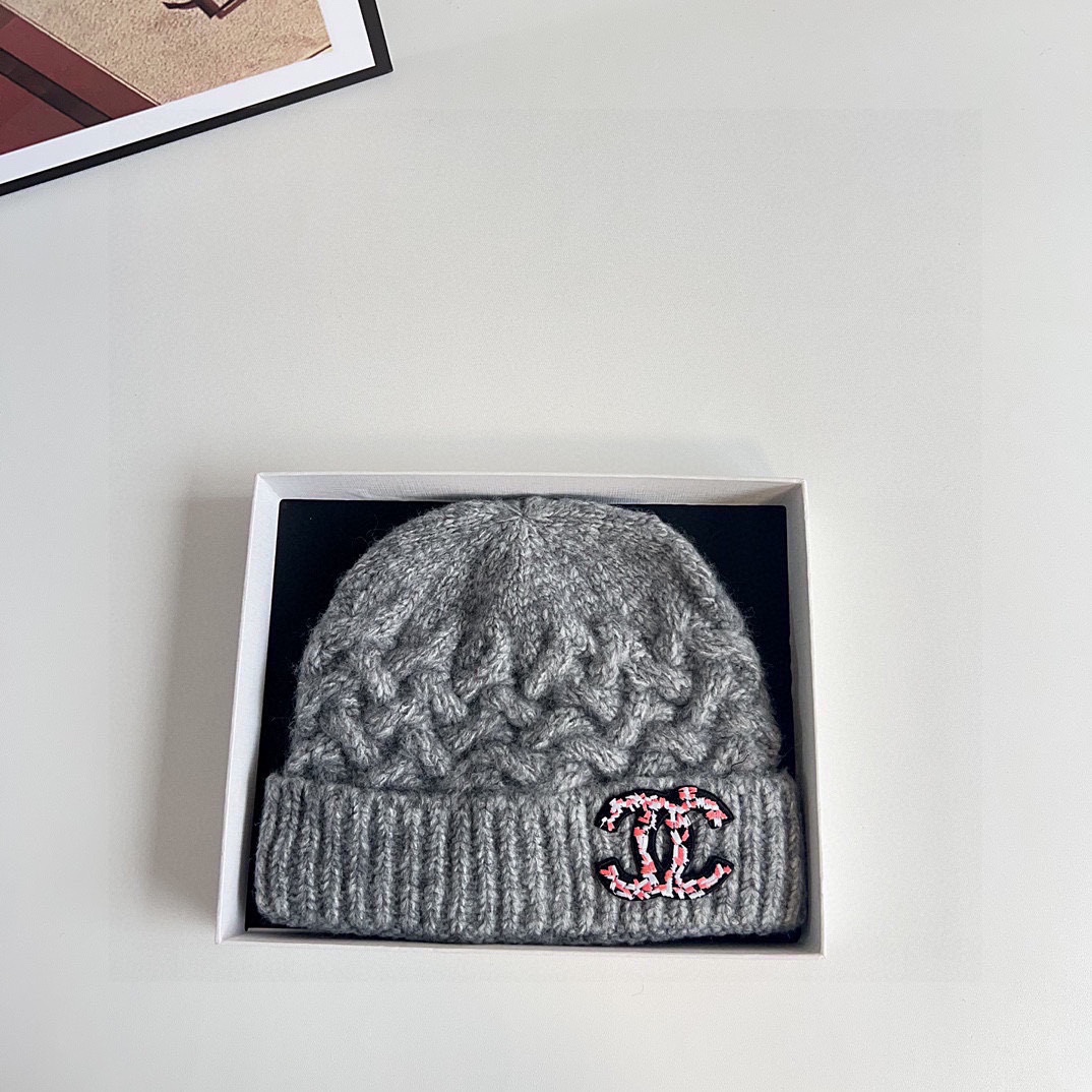 CHANEL knitted yarn cap