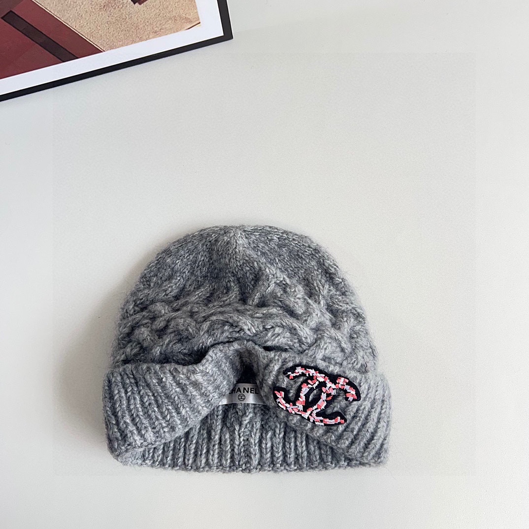 CHANEL knitted yarn cap - Image 7
