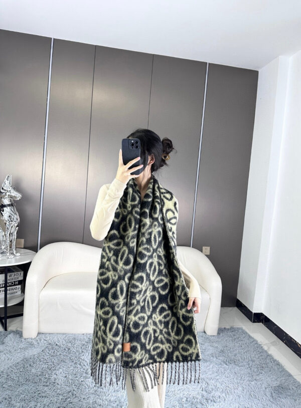 LOEWE wool mohair scarf - Image 2