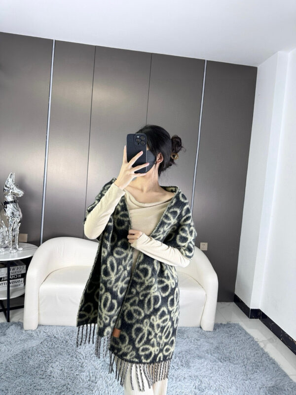 LOEWE wool mohair scarf - Image 3
