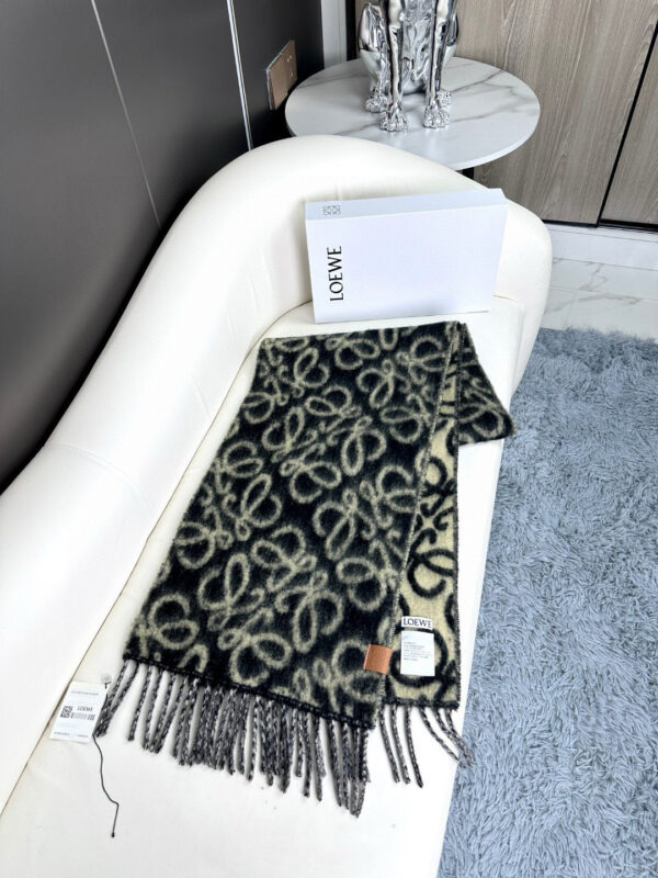 LOEWE wool mohair scarf - Image 8