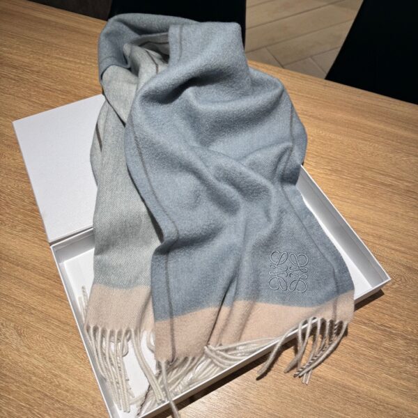 LOEWE cashmere scarf - Image 3