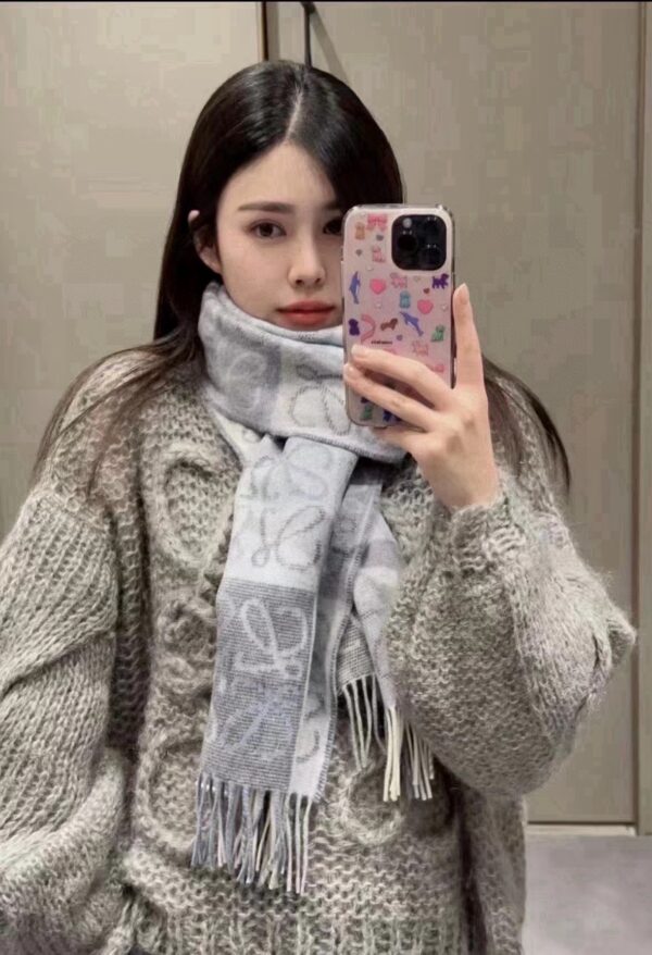 LOEWE two tone checkerboard patterned long scarf - Image 2