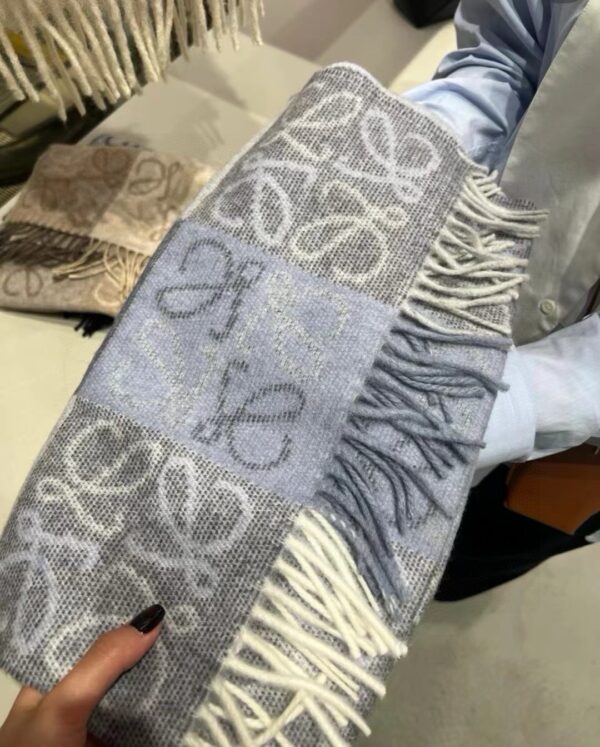 LOEWE two tone checkerboard patterned long scarf - Image 4