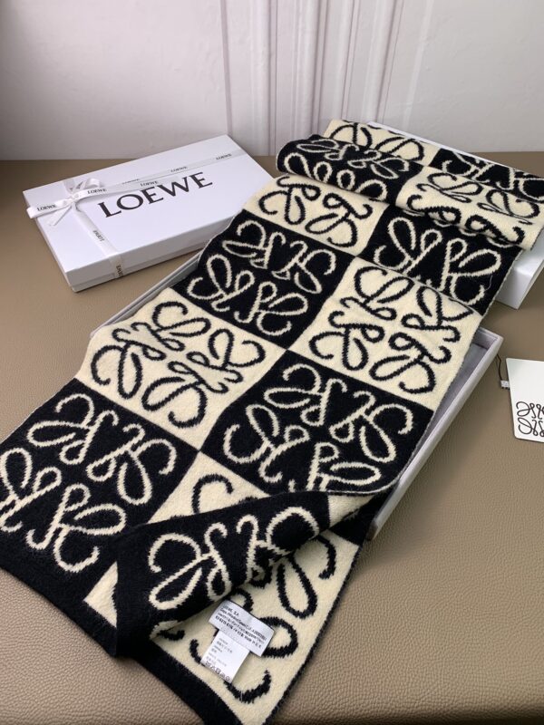 LOEWE cashmere Jacquard Scarf - Image 3