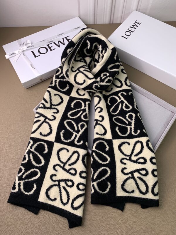 LOEWE cashmere Jacquard Scarf - Image 5