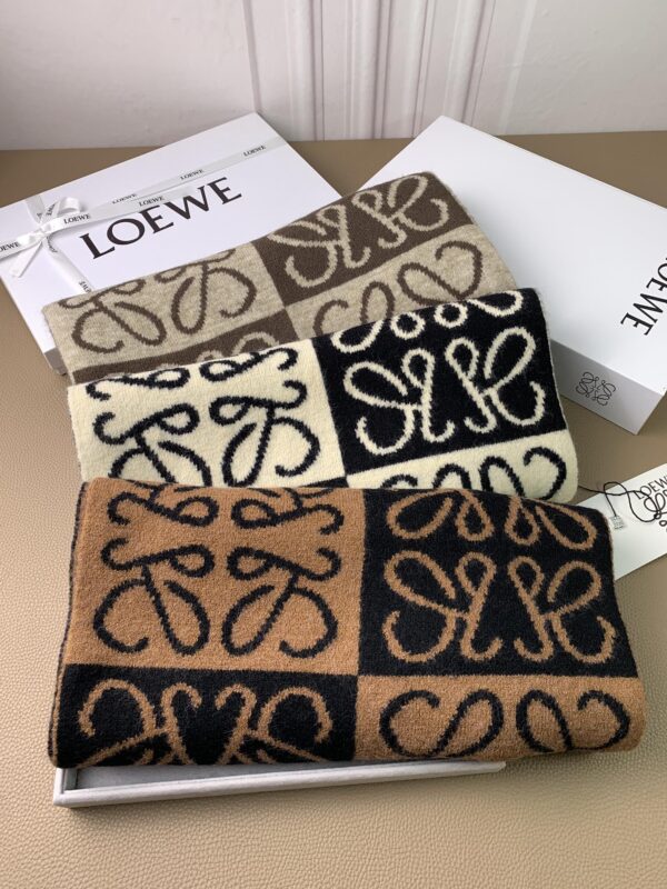 LOEWE cashmere Jacquard Scarf - Image 8