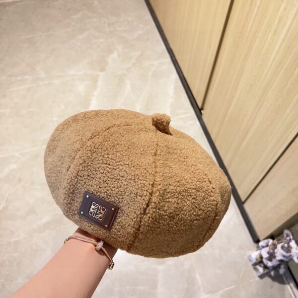 LOEWE lambhair octagonal beret - Image 5