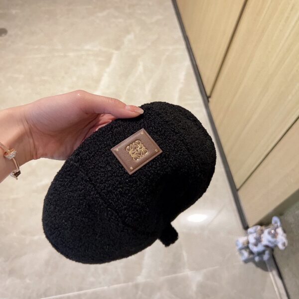 LOEWE lambhair octagonal beret - Image 2