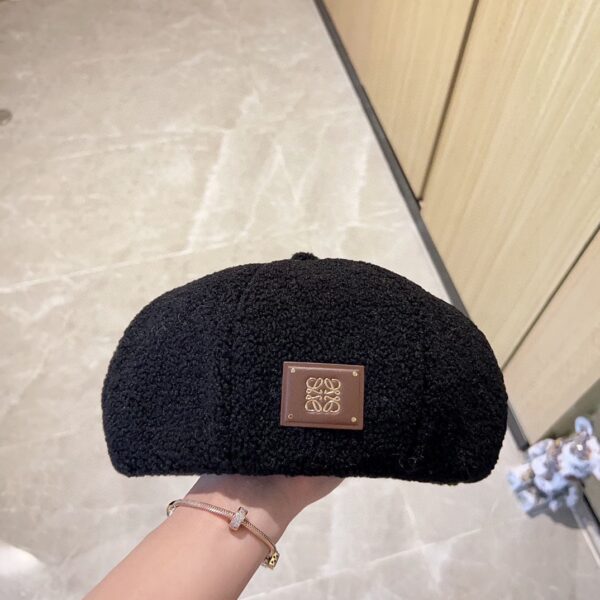 LOEWE lambhair octagonal beret - Image 3