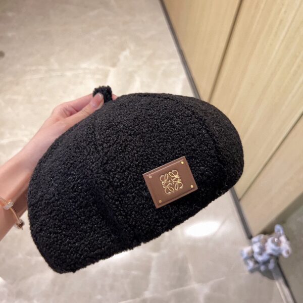 LOEWE lambhair octagonal beret - Image 4