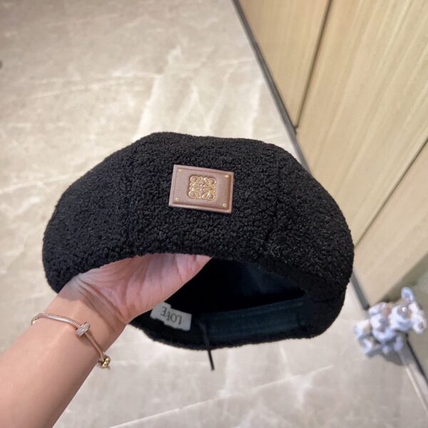 LOEWE lambhair octagonal beret - Image 5