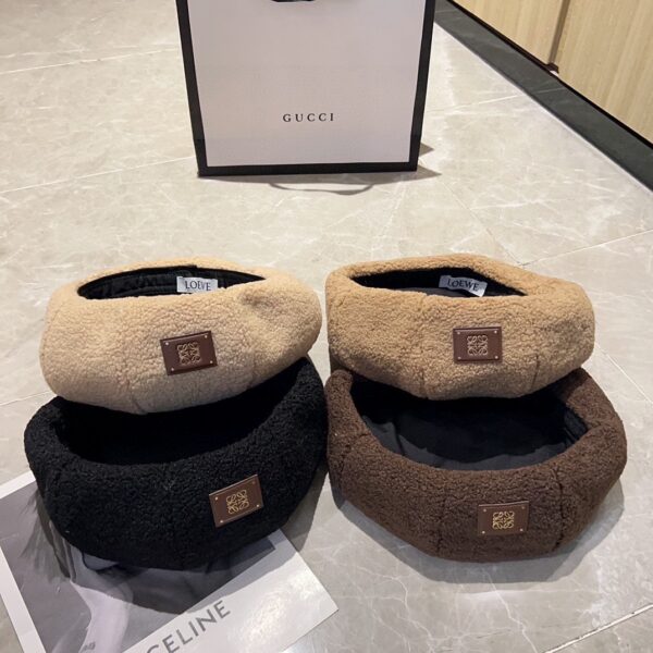 LOEWE lambhair octagonal beret - Image 8