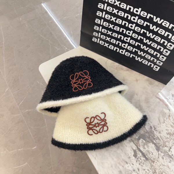 LOEWE color blocked plush fisherman hat - Image 8