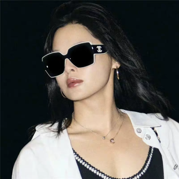 CHANEL Fashionable, Classic, and Versatile Sunglasses - Image 3