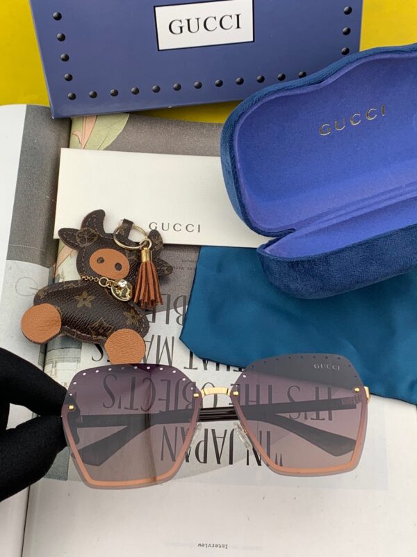 CHANEL Rimless Sunglasses - Image 4
