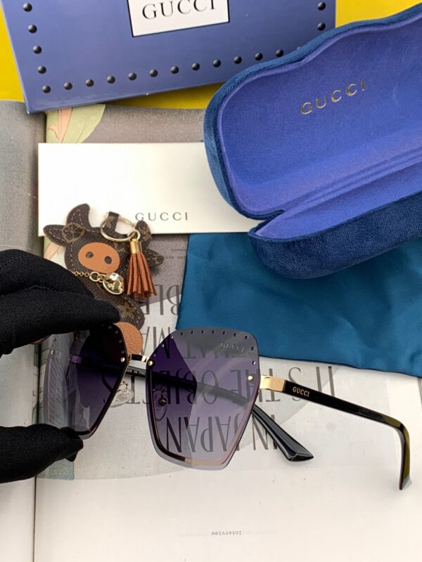 CHANEL Rimless Sunglasses - Image 7