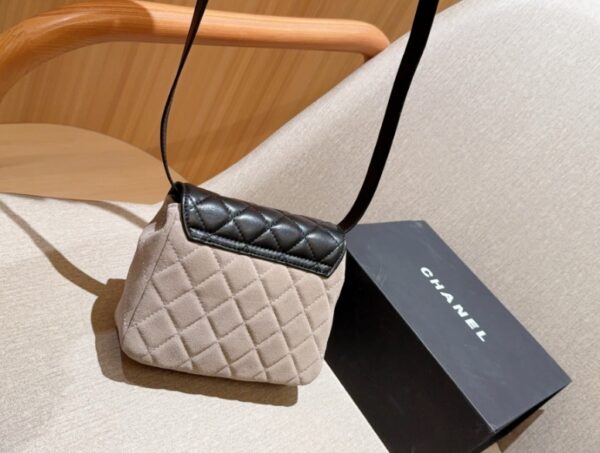 25 New Chanel Small Fragrant Small Square Bag Shoulder Bag - Image 4
