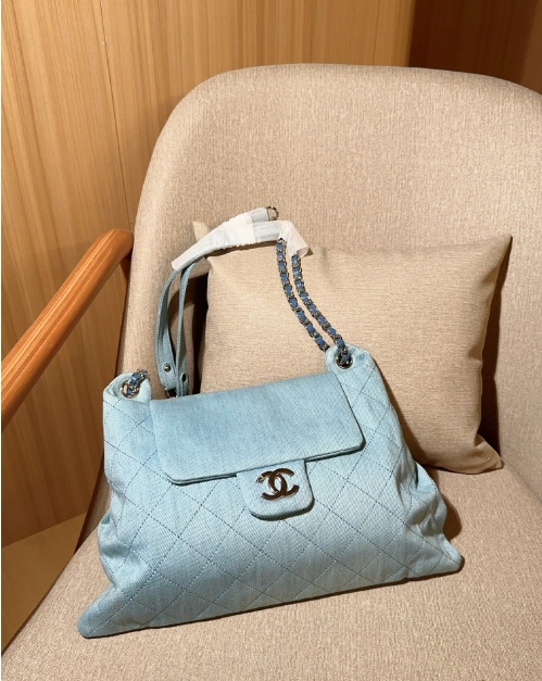 Chanel denim chain shoulder bag - Image 2