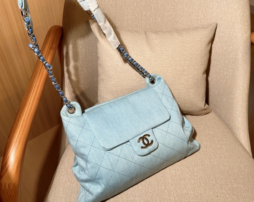 Chanel denim chain shoulder bag - Image 3