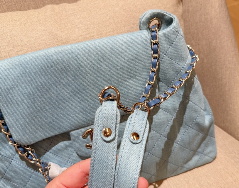 Chanel denim chain shoulder bag - Image 7