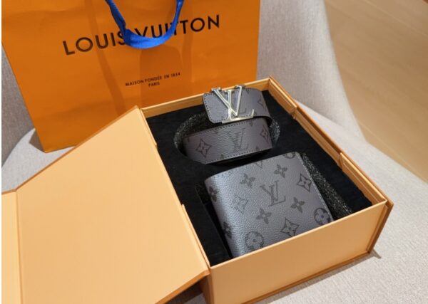 Louis Vuitton short clip wallet+belt