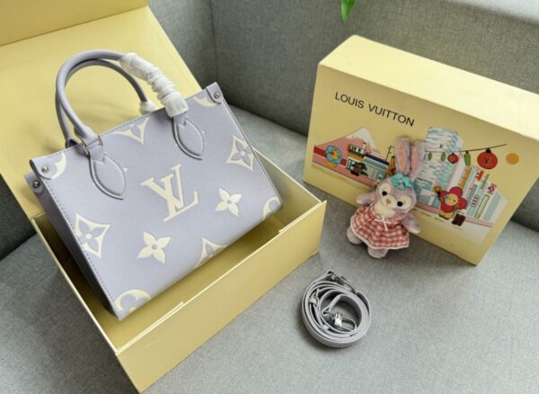 Louis Vuitton women's bag on thego pm cheese sea salt milk blue tote bag handbag