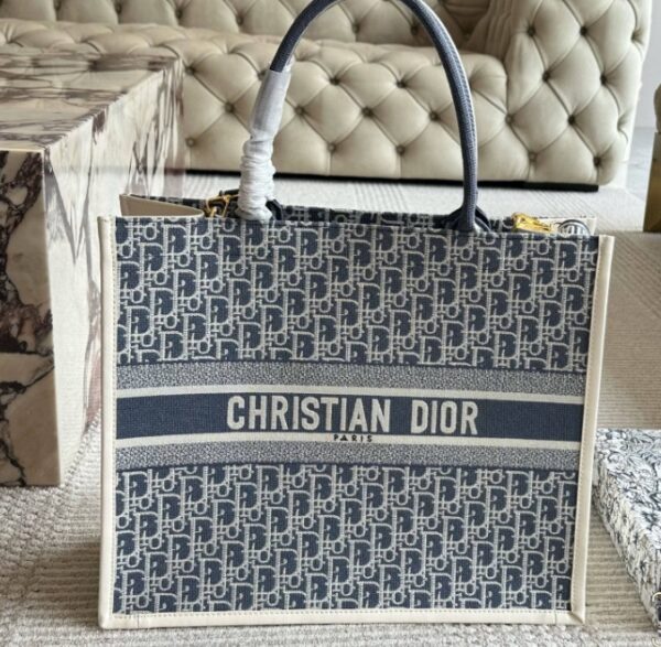Dior 25 New Book Tote Blue Embroidered Handheld Shoulder Strap Tote Bag