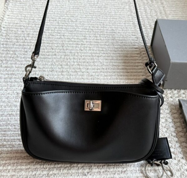 Parisian Maison Redeo's new underarm bag