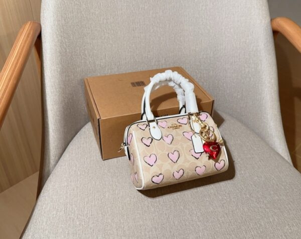 Mini rowan Graffiti Love Boston Pillow Bag