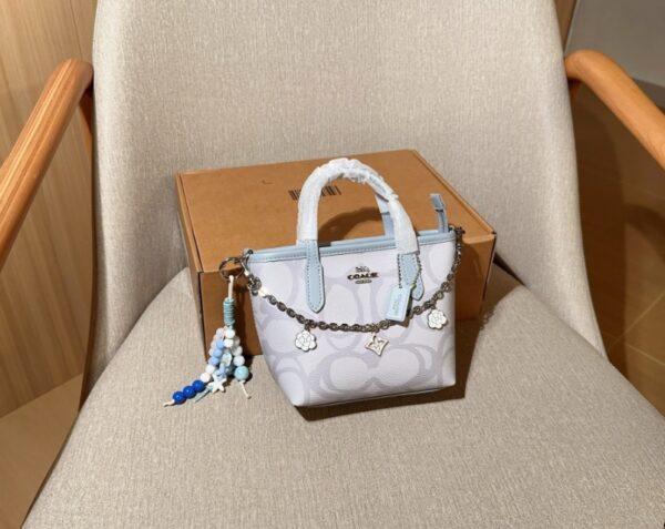 Coach Mini City15 Mini Tote Skewed Dumpling Bun for Women