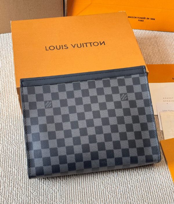 Louis Vuitton Voyage MM Men's Checkered Canvas Zipper Handbag