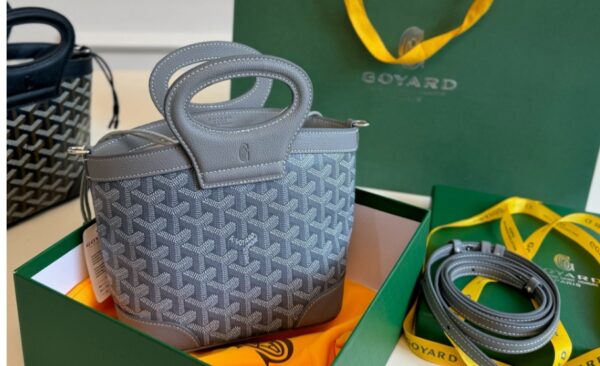 Goyard women's bag Beluga vintage floral print single shoulder crossbody bag mini handbag white 25 new style