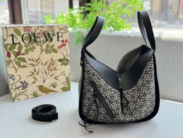 LOEWE Hammock canvas color blocked hammock bag, hand-held, single shoulder, crossbody wrap