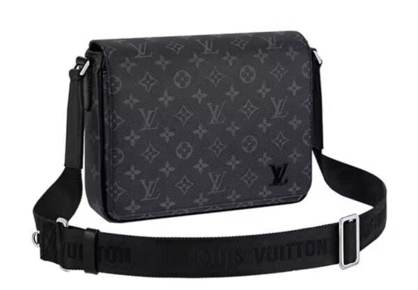 Louis Vuitton men's black canvas messenger bag with silver-plated metal magnetic buckle, messenger bag, shoulder bag