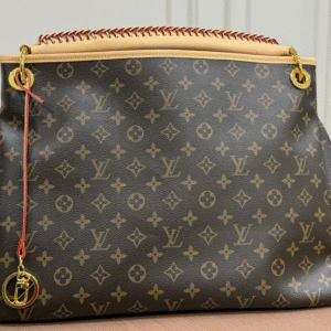 4️⃣Color-Lv Artsy bag